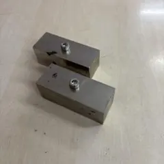 メルカリ出品中-ローダウンブロックキット ハイエース200系 5cm (2インチ)ダウン ハイエース 200系 ロワリングブロックキット 75mm（3インチ）ダウン