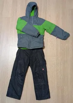 130cmスキーウェア【上】コロンビアのジャケット【下】AIRWALK パンツ