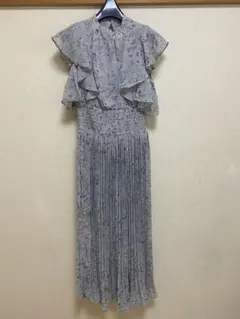 イング　花柄ワンピース　INGNI イング　花柄ウエストリブワンピース