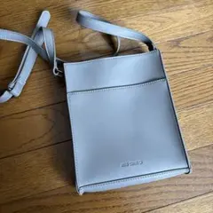 モノコムサ ショルダーバッグ グレー