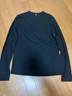 ユニクロ　黒 長袖 Tシャツ Mサイズ