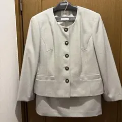 ホワイト系 スカートスーツセット　17ABR サイズ