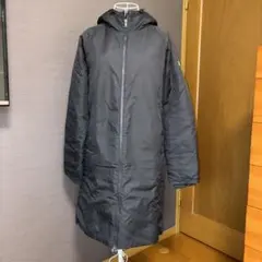 UNDER ARMOUR ブラック　ベンチコート フード付き