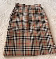試着のみ　難あり　Burberry ノバチェック タイトスカートのサムネイル