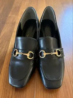 シューズ／ゴールドチェーン付き／ヒール／黒／L