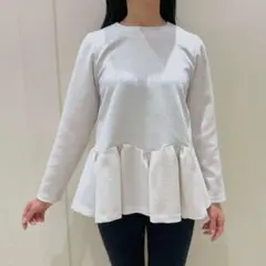 メゾンエシェル ストレッチポンチペプラムトップス - メルカリ