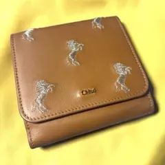 美品✨Chloe クロエ　馬刺繍　二つ折り財布　馬柄　リトルホース　ブラウンのサムネイル