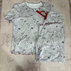 新品　花柄と蝶々柄のレディースパジャマセットのサムネイル