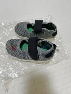 NIKE グレー サンダル　13センチ