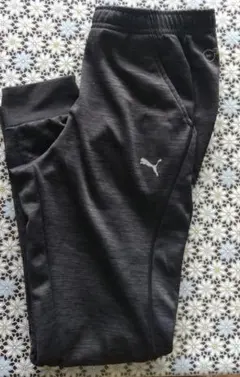 プーマ　レディースジョガーパンツ　Sサイズ
