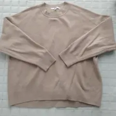 スムースコットンリラックスクルーセーター　ベージュ　UNIQLO ユニクロ
