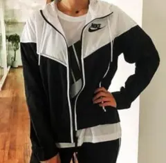 NIKE ウィンドランナー ナイロンジャケット ブラック ホワイト