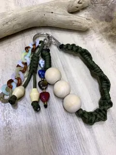 ハンドメイド 木製ビーズ ストラップ　パラコード