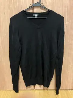 UNIQLO ブラック Vネック セーター S