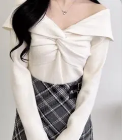 INGNI フロントツイストオフィショルニット オフホワイト M