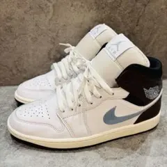 NIKE AIR JORDAN 1 MID ナイキ　エアジョーダン スニーカー