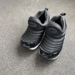 Nike ダイナモフリー　スニーカー