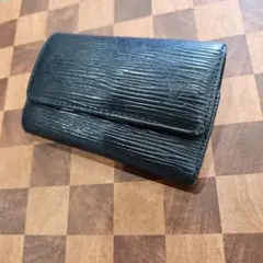 Louis Vuitton ブラックキーケース エピレザー