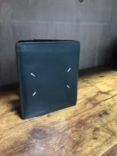 メゾンマルジェラ2つ折り財布