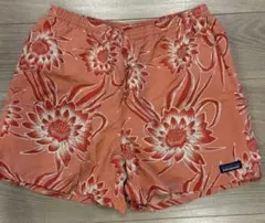 Patagonia メンズバギーズショーツ5インチ花柄オレンジハーフパンツ