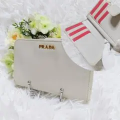 レア美品✨プラダ◇バイカラーミディアム二つ折り財布　サフィアーノゴールド金具