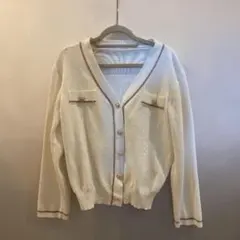 ホワイト Vネック カーディガン