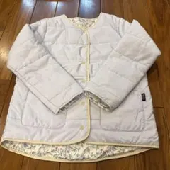 バースデイ　サックスカラー リバーシブル　中綿コート サイズ140