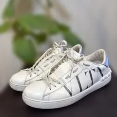 VALENTINO ホワイト レザー スニーカーのサムネイル