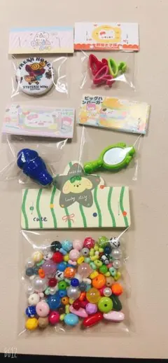 カラフルビーズとハンガー型パーツセット