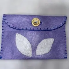 フェルト製紫色ポーチ