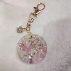 レジン作品　ウサギさんキーホルダー花