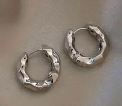 ピアス フープ 波状 シルバー リング シンプル