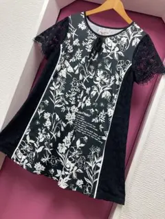 日曜日スーパービューティー♡ 袖レースモノトーン柄チュニックのサムネイル