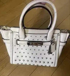 COACH ホワイトハンドバッグ中型 - メルカリ