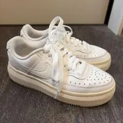 コート スニーカー