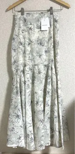 natural couture みずこと企画花柄　マーメイドスカート　新品