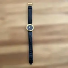 GUCCI レディース 腕時計 ブラック文字盤 ゴールドベゼル