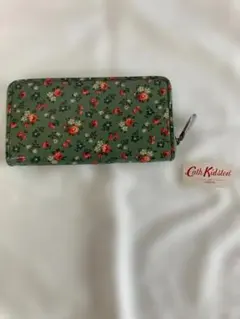 Cath Kidston キャスキッドソン 花柄 長財布 ラウンドファスナーのサムネイル