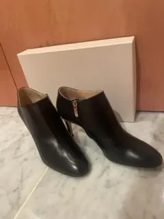 Item thumbnail for item ddc8222c-bc2c-4be2-8d86-f43ab1ccbaf2