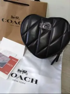 COACH　クロスボディキルティングハートショルダー　黒