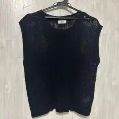 ブラック ニットベスト ノースリーブ Fサイズのサムネイル