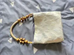 蝶刺繍トートバッグ 木製ハンドル付き