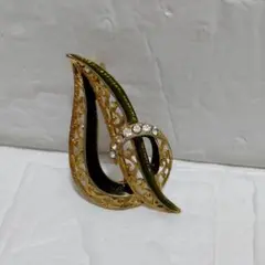 ブローチ　エレガント　葉っぱ　デザイン キラキラ