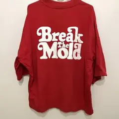 UNIQLO UT VERDYコラボ　Tシャツ レッド