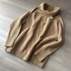 プレフェリール ベージュ ケーブル編み ハイネックニット