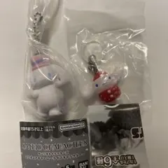 シナモロール　サンリオキャラクターズ ミニチュアチャーム いちごめじるしアクセ