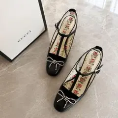 美品✨️ グッチ レザー ストラップパンプス 35 1/2 ブラック ビジューのサムネイル