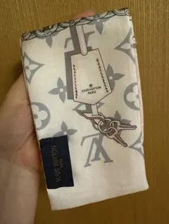 Louis Vuitton ピンク スカーフ