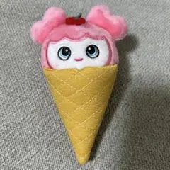 TWICE ツブリー アイスクリーム ぬいぐるみバッジ ツゥイ TWICE LOVELYS ぬいぐるみ アイスクリーム ツウィ - メルカリ