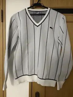 美品　PUMA Vネックセーター S